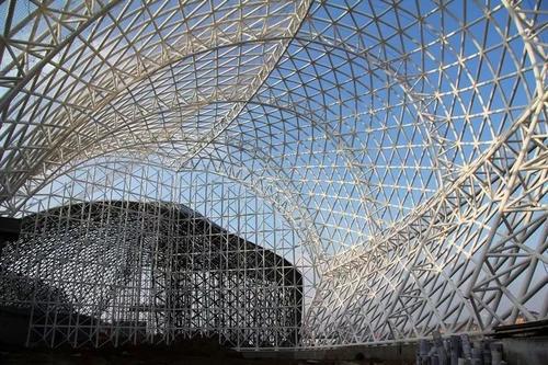 鋼結(jié)構(gòu)有幾種連接方法?(圖1)